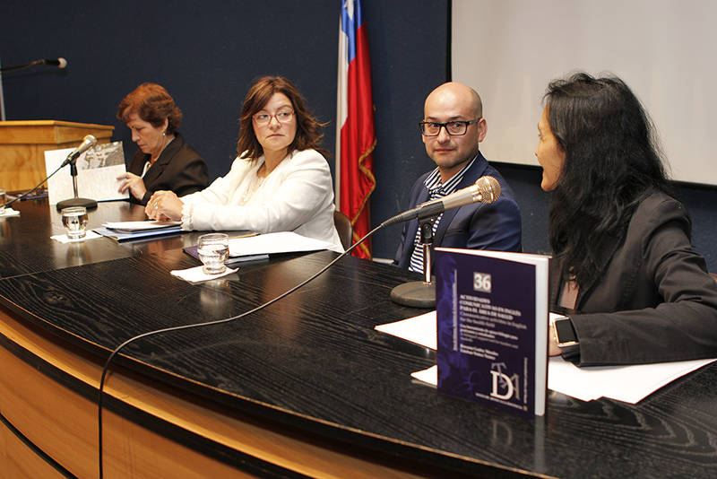 Academicos Ucm Lanzan Practico Libro De Ingles Enfocado En El Area De La Salud Universidad Catolica Del Maule