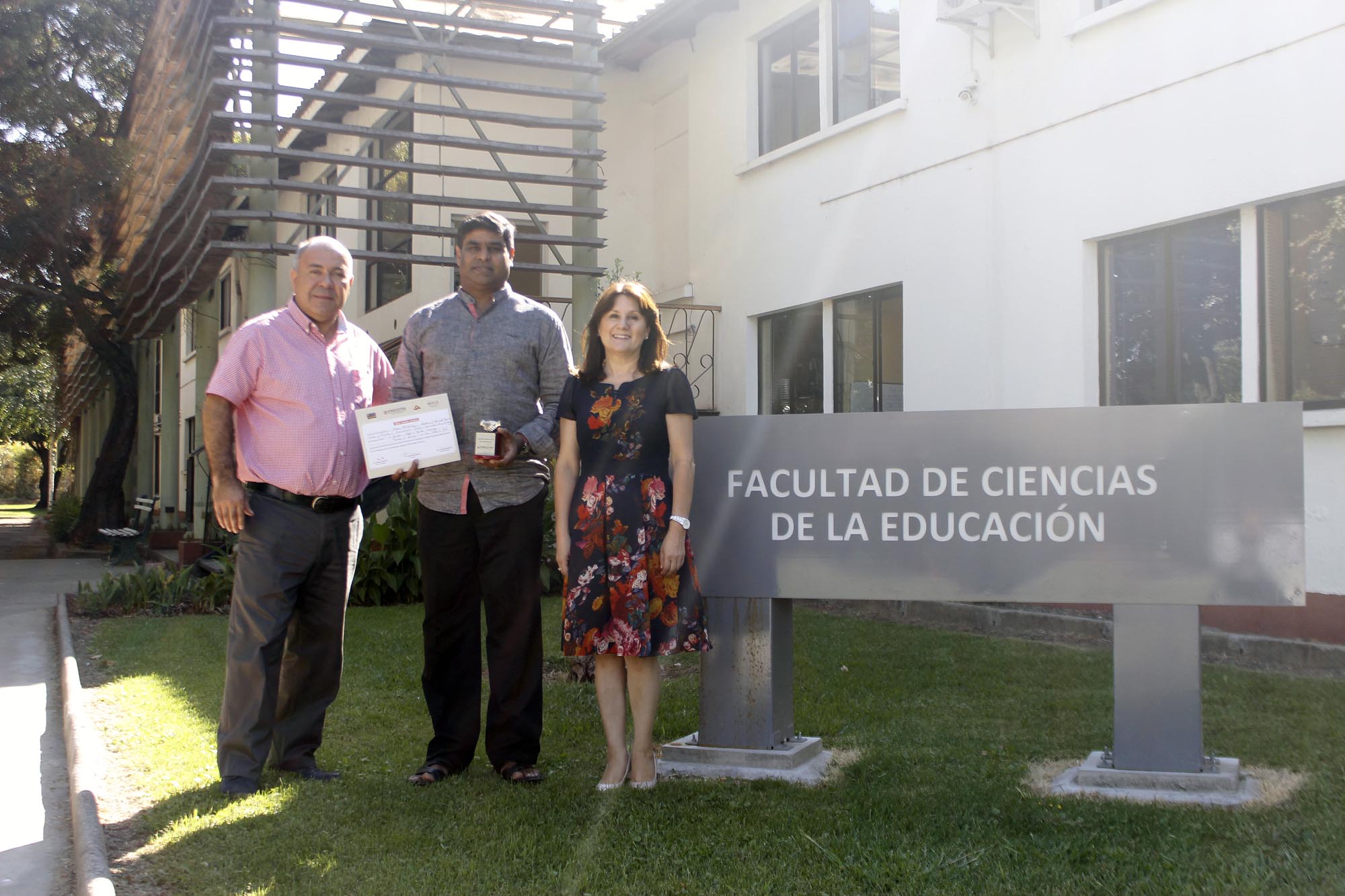 Investigacion De La Ucm Sobre Ensenanza Del Ingles Recibio El Best Paper Award Universidad Catolica Del Maule