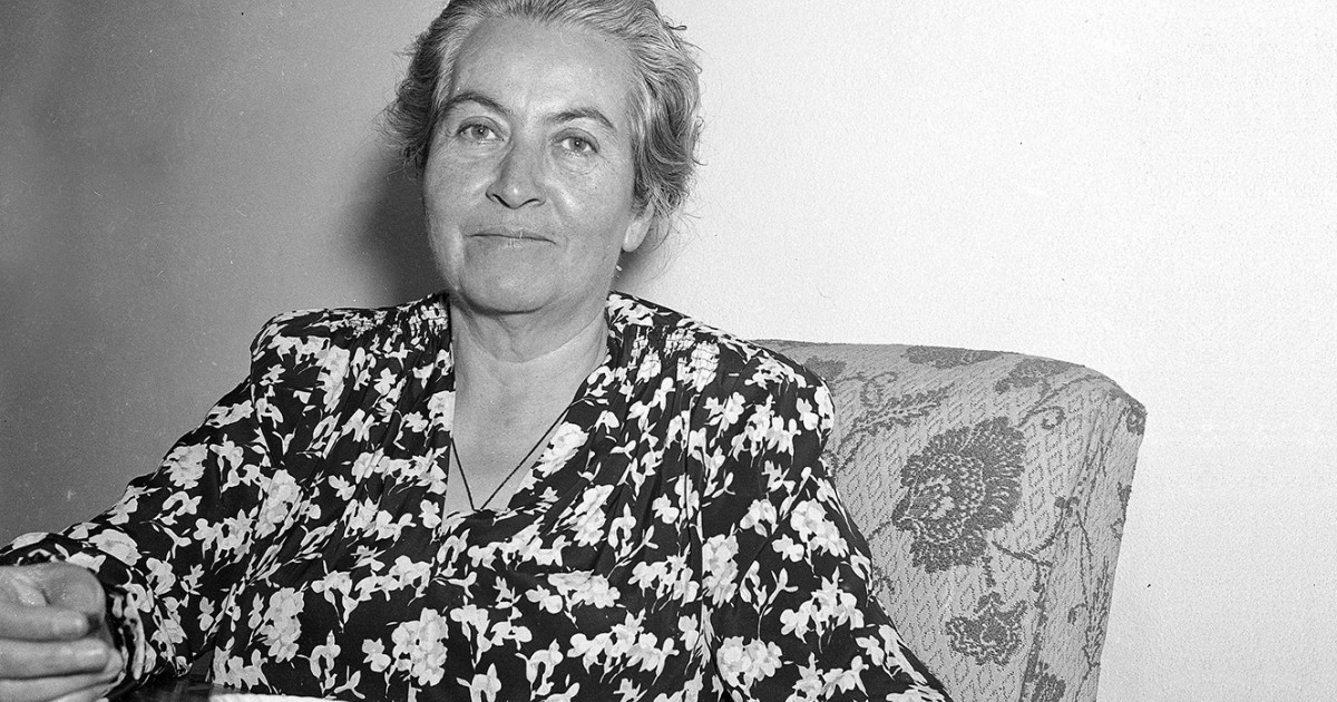 Sistema de Bibliotecas invita a conocer más sobre Gabriela Mistral