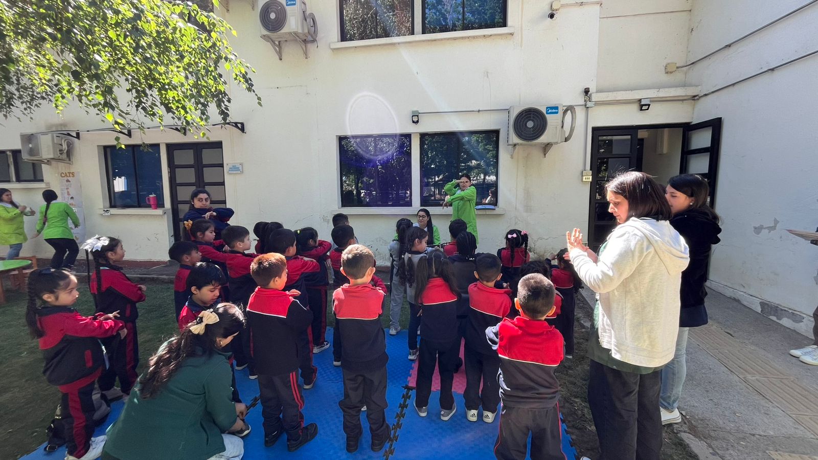 Estudiantes de Pedagogía en Educación Parvularia realizan experiencias de aprendizaje con niños de Pencahue