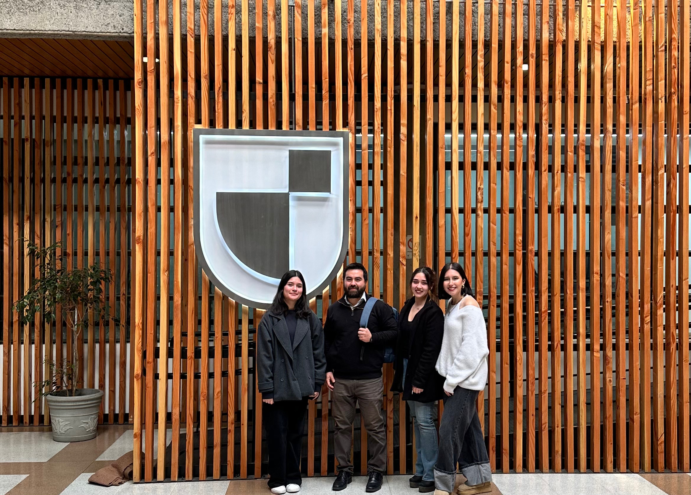 Estudiantes de Arquitectura de la UCM expusieron sobre Arquitectura en Fuegopatagonia en Coloquio Doctoral