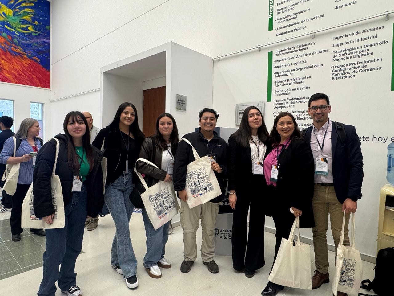 BecomeGLOCAL: Estudiantes representan a la UCM en Concepción, Colombia y Países Bajos gracias a proyecto de internacionalización