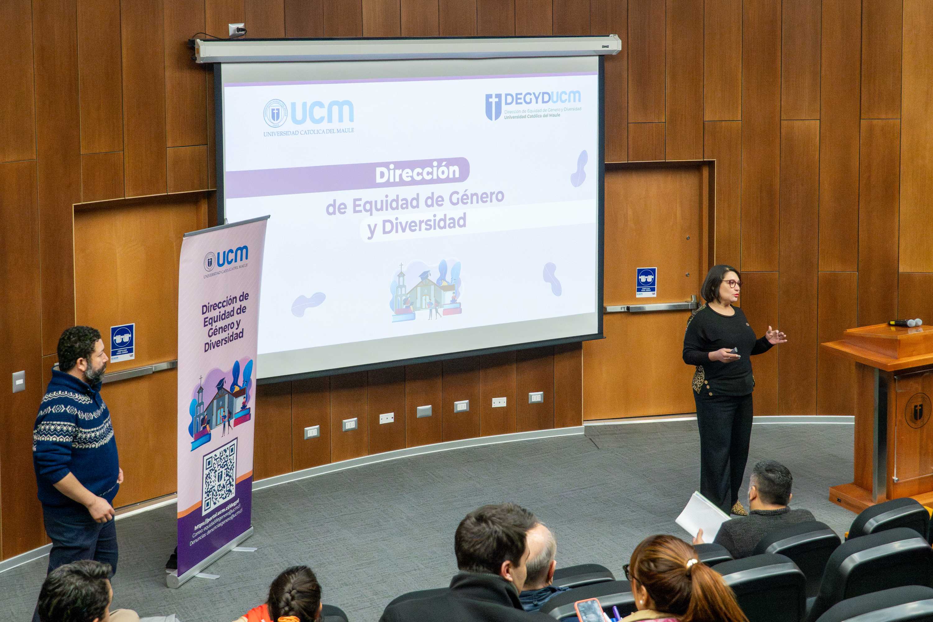 Dirección de Equidad de Género y Diversidad realiza taller de enfoque de género para la Facultad de Ciencias Básicas