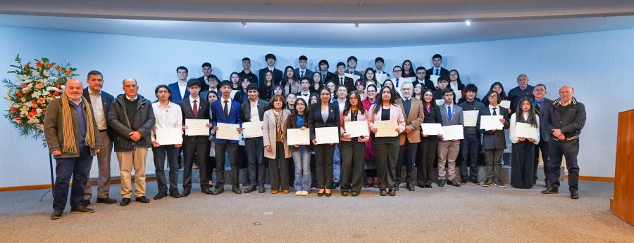 Universidad Católica del Maule premió a estudiantes que ingresaron en el primer puesto a sus carreras