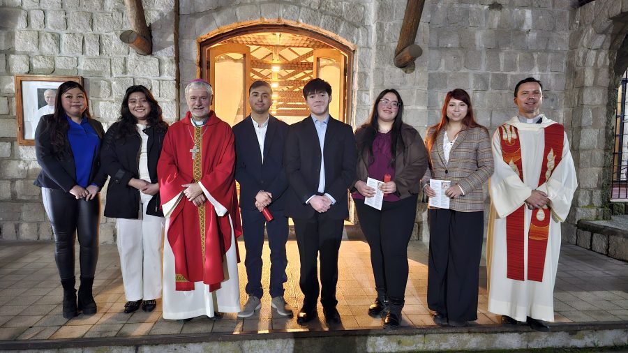 Seis integrantes de nuestra comunidad universitaria celebraron el Sacramento de la Confirmación
