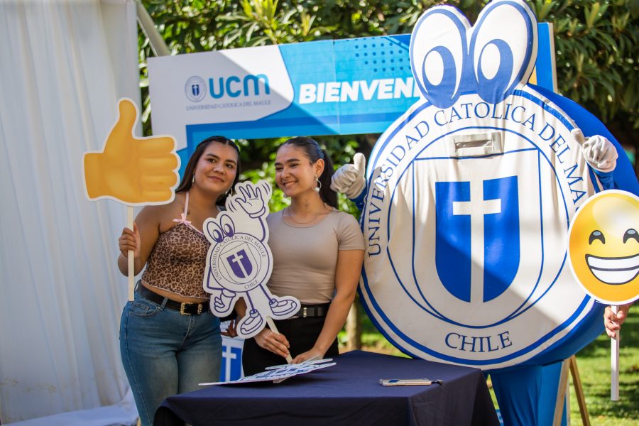 Emoción y expectativas: Estudiantes inician su camino universitario en la UCM