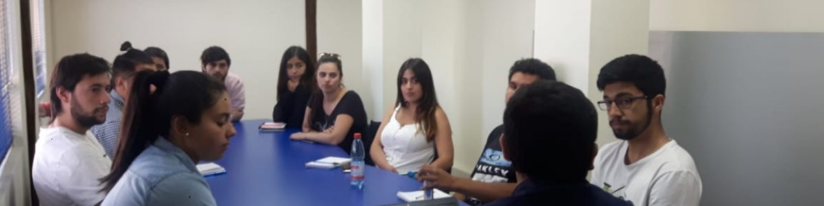 Estudiantes de Ingeniería Comercial plantean mejoras en mesa de trabajo