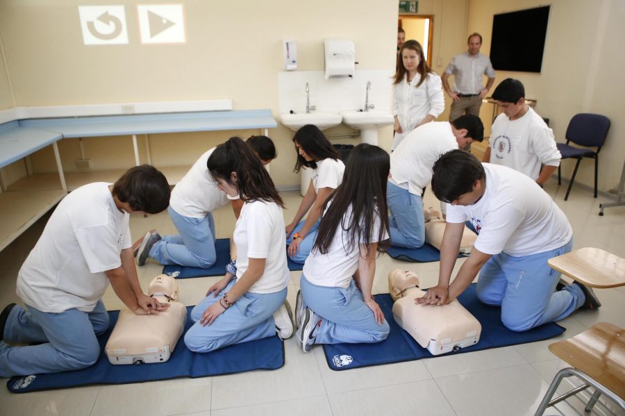 UCM ofrece curso gratuito para docentes en el mes de la Reanimación Cardiopulmonar