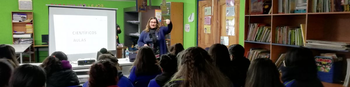 Académica participa de 1000 Científicos 1000 Aulas del Programa Explora de CONICYT