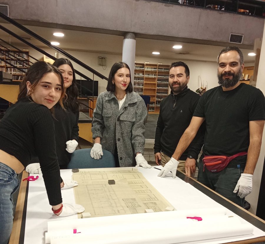 Académicos y estudiantes de la UCM investigan sobre la historia de la arquitectura en Chile