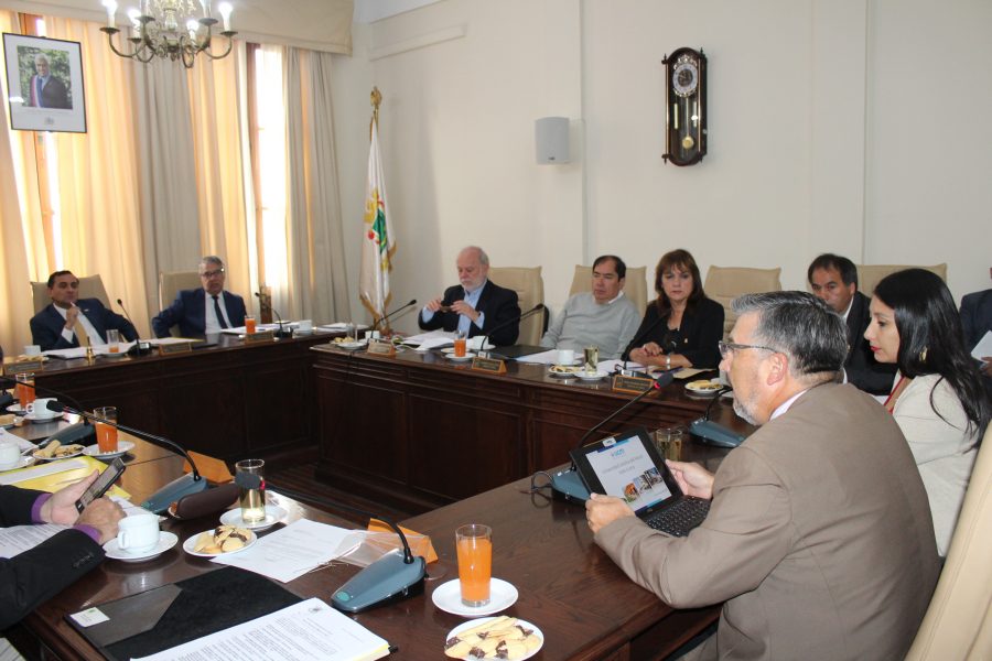Autoridades UCM presentan ante Concejo Municipal de Curicó el proyecto de un nuevo Campus en la zona