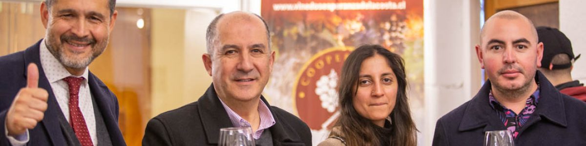 Taller de degustación de vinos del Comercio Justo deleitó a la comunidad de la UCM Curicó