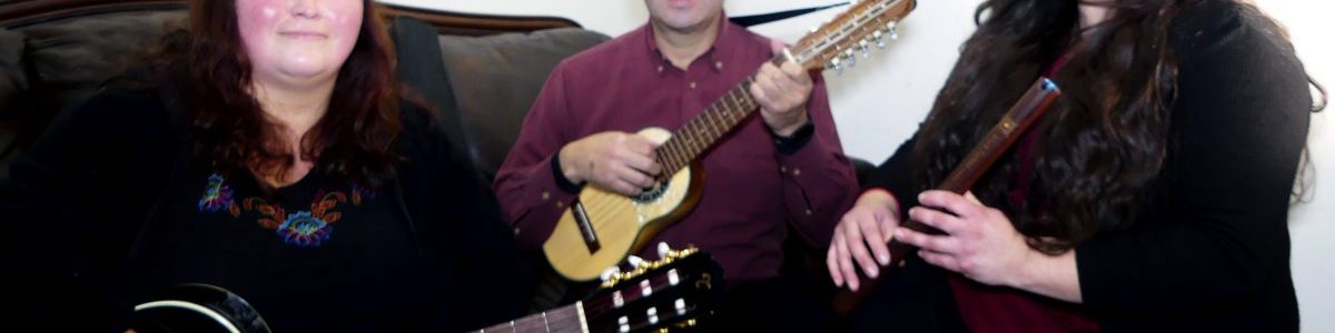 CANTAUTORES DE CURICÓ SE TOMARÁN EL ESCENARIO DE EXTENSIÓN UCM EN “CONCIERTO DE REENCUENTRO”