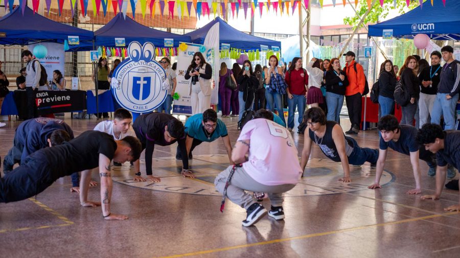 El Carnaval saludable regresó con actividades y juegos educativos para mejorar los estilos de vida universitaria