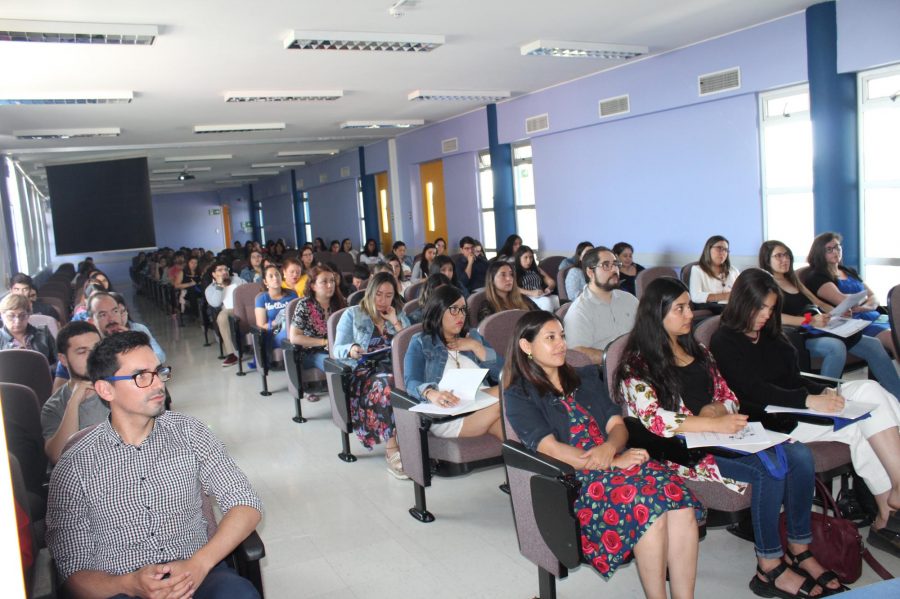 Masiva participación de egresados UCM en taller sobre neurociencia y aprendizaje