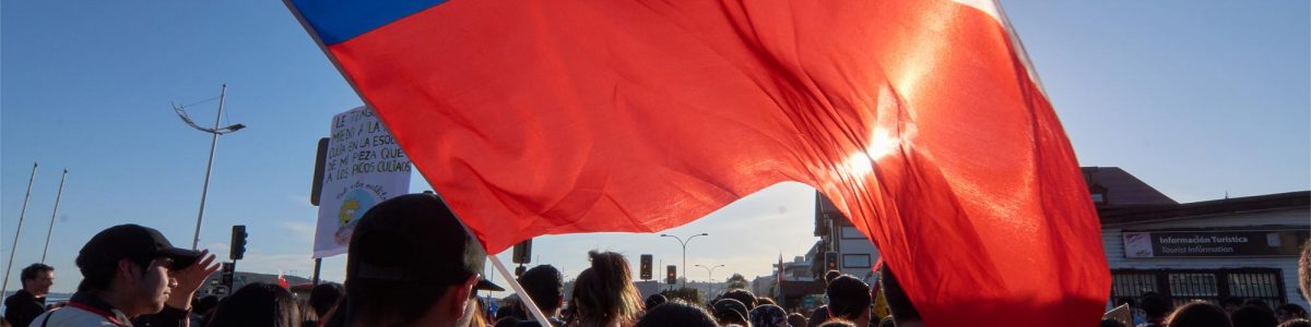 Académico UCM expuso sobre el estallido social chileno en Congreso en Colombia