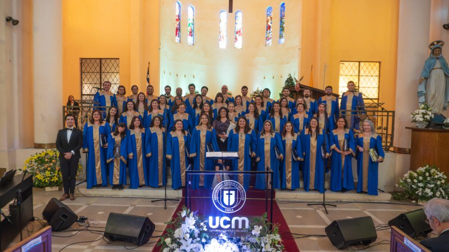 Comunidad maulina se deleitó en concierto de villancicos junto al Coro UCM