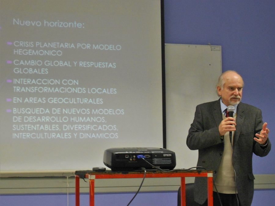 Cs. Sociales en Latinoamérica fue tema en Escuela de Temporada de Trabajo Social UCM