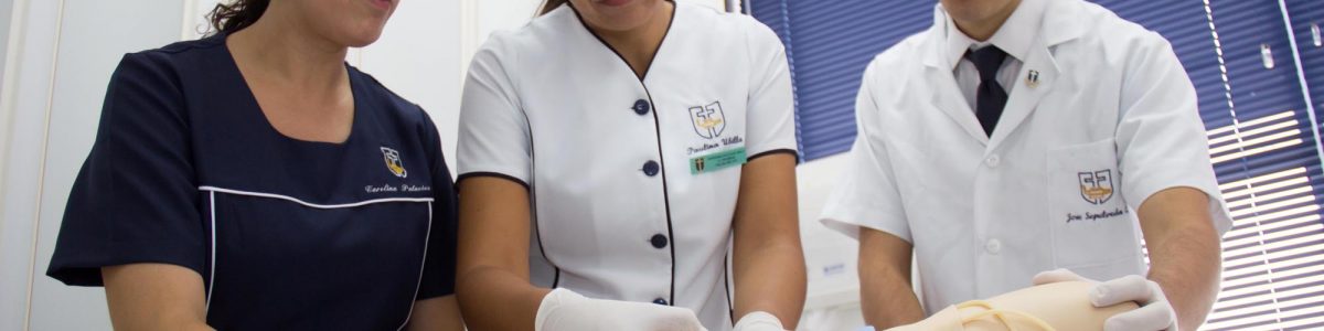 Enfermería UCM sube un año y logra 6 años de acreditación en Talca y Curicó