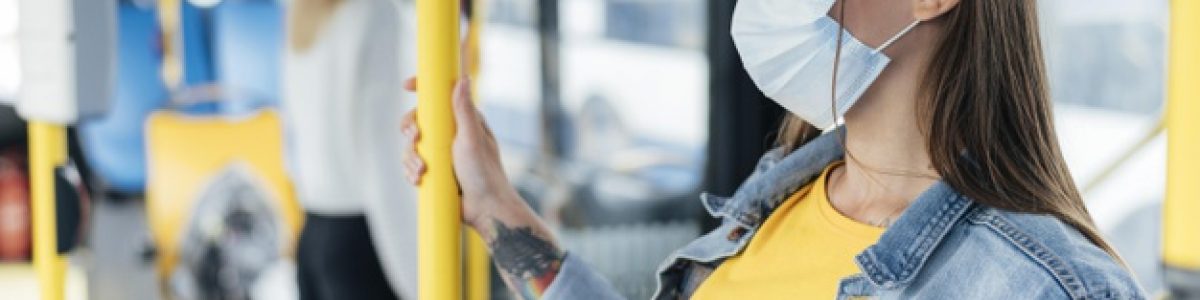Experta llama a regular el aforo en el transporte público y un control estricto en aduanas y aeropuertos