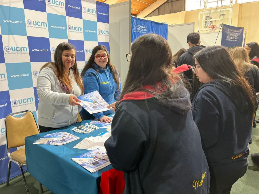 Orientación vocacional al alcance de todos: UCM fue la única universidad en realizar ferias vocacionales en toda la zona costa del Maule