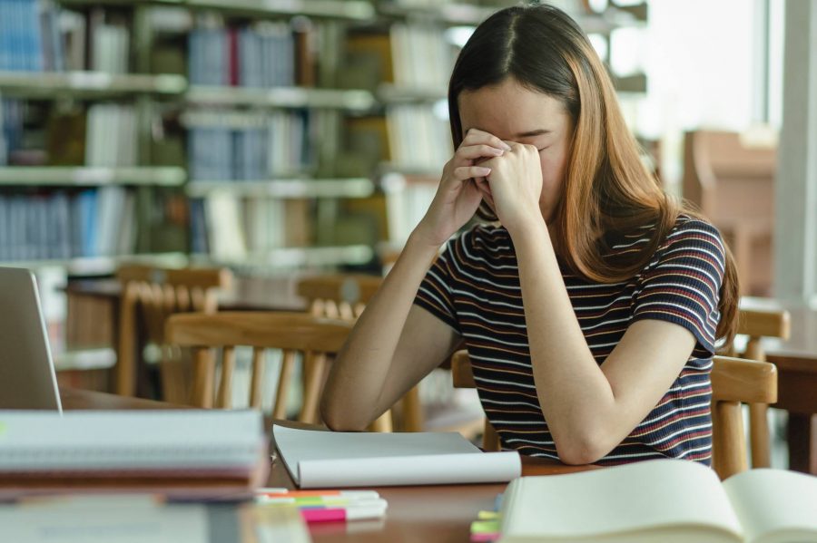 Estudio muestra preocupante salud mental de estudiantes universitarios