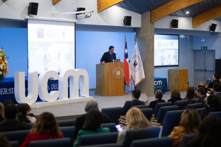 “Colmena UCM”: Lanzan proyecto para democratizar el conocimiento