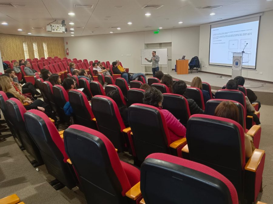 Doctorado en Salud Ecosistémica UCM inauguró año académico con charla sobre contaminación en ríos de Chile