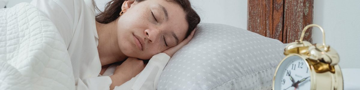 Especialista entrega recomendaciones para adaptarse al cambio de hora