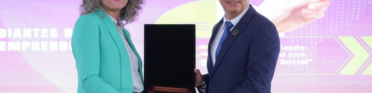 UCM fomenta el emprendimiento con compromiso social en seminario realizado en Perú