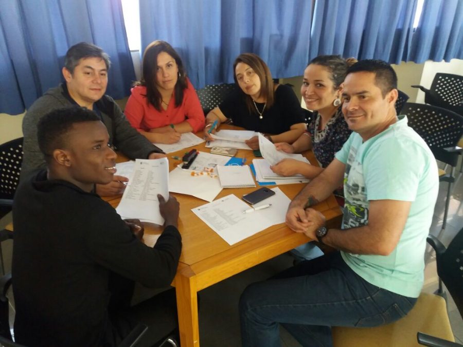 Haitianos apoyan enseñanza de Kreyól en Talca