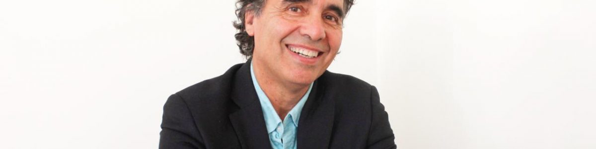 Libro escrito por académico UCM busca inspirar en liderazgo a través de la disciplina, el respeto y el cariño