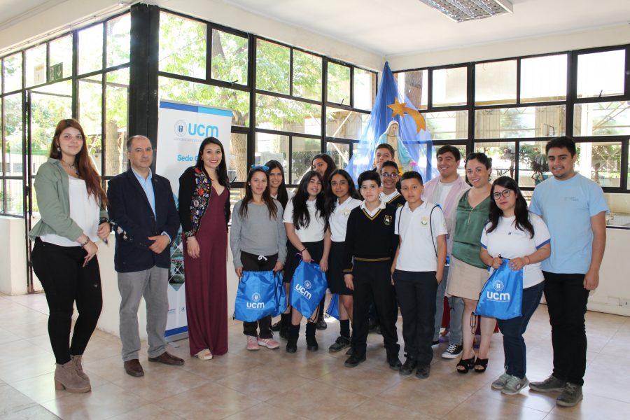Estudiantes del Colegio Adonay recorrieron sede Curicó