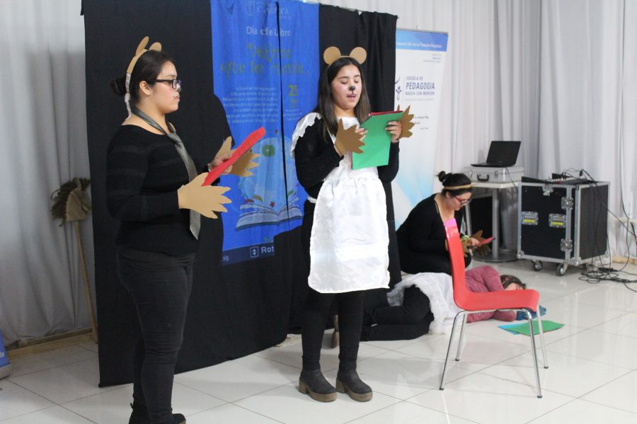 UCM celebró el Día del Libro con niños en Mall Valle