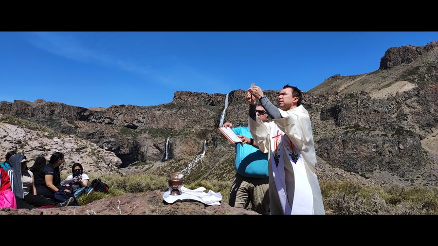 Con Santa Misa frente a la Cascada Invertida culminó Trekking de Pastoral UCM