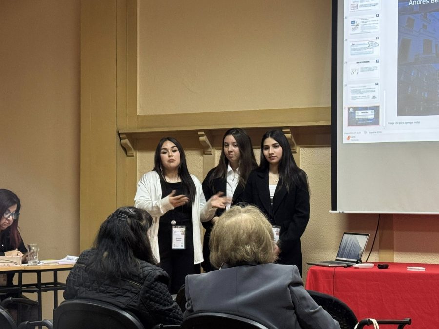 Académicas y estudiantes del Bachillerato en Cs. Biomédicas destacan en las XXV Jornadas DECSA de la U. de Chile