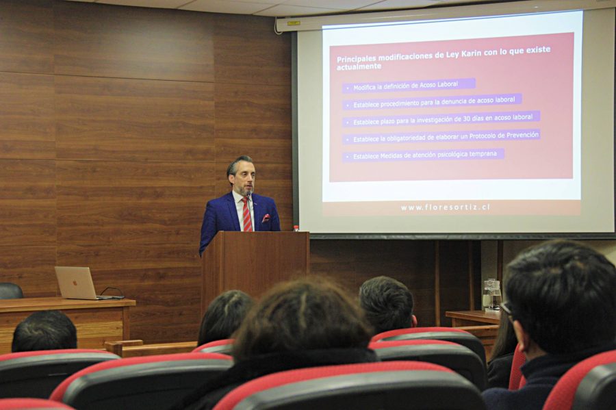 Seminario UCM examinó efectos de la Ley Karin sobre las relaciones laborales