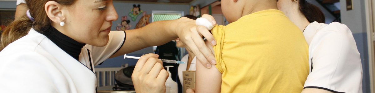 Los críticos riesgos de la opción de los padres de no vacunar a sus hijos