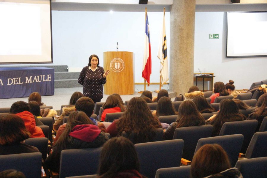 Estudiantes aprenden más sobre interculturalidad