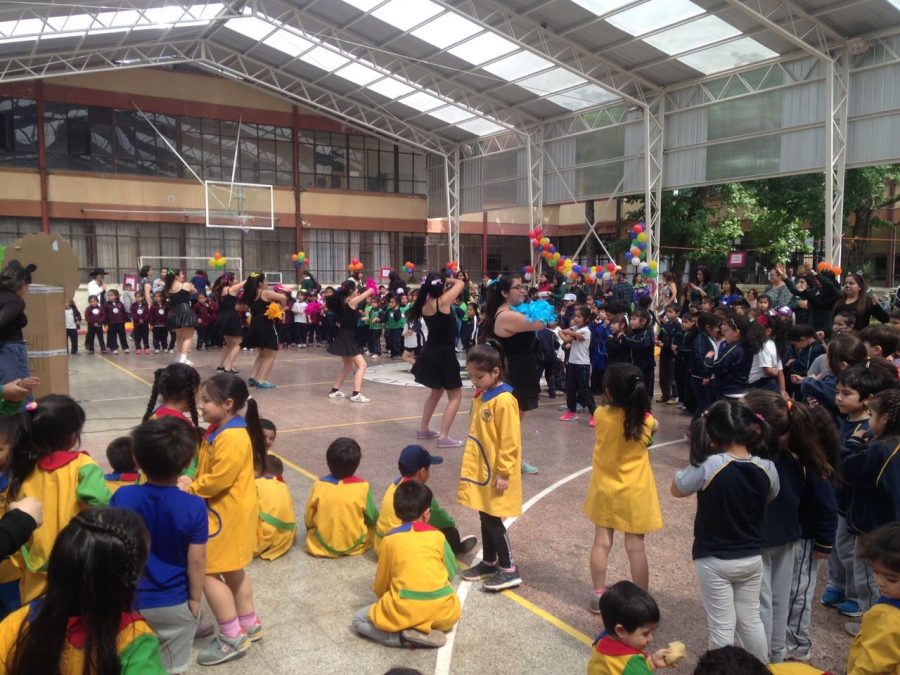 Más de 400 escolares participan en jornada recreativa en la UCM
