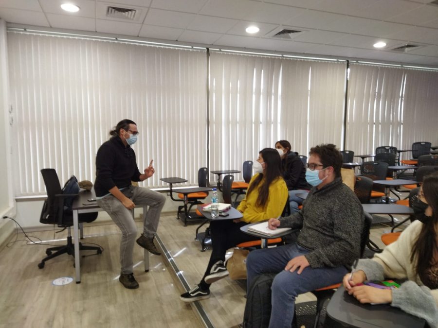Académico de la UCM expuso su investigación en el Seminario Permanente de Monterrey
