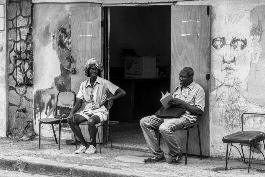 “Momentos Cubanos” se presentará en Extensión UCM con fotografías que retratan la vida en las calles