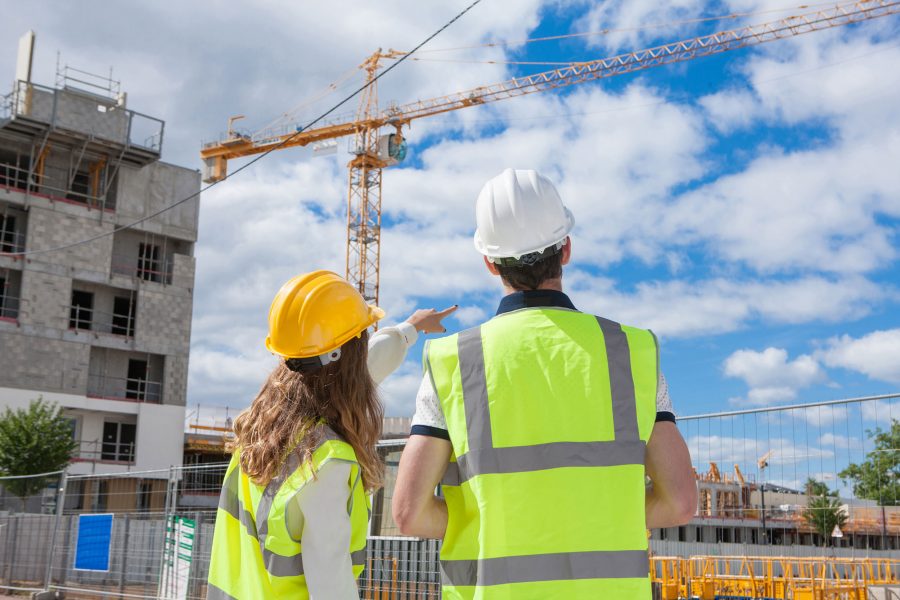 Estudio revela baja pero deseable participación laboral femenina en la construcción en el Maule