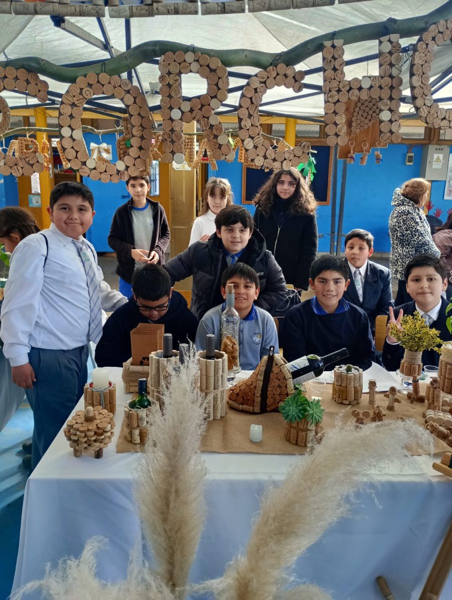 UCM Sustentable participó en la 3ra Feria Ecológica de la Escuela Isla de Yáquil en Santa Cruz 