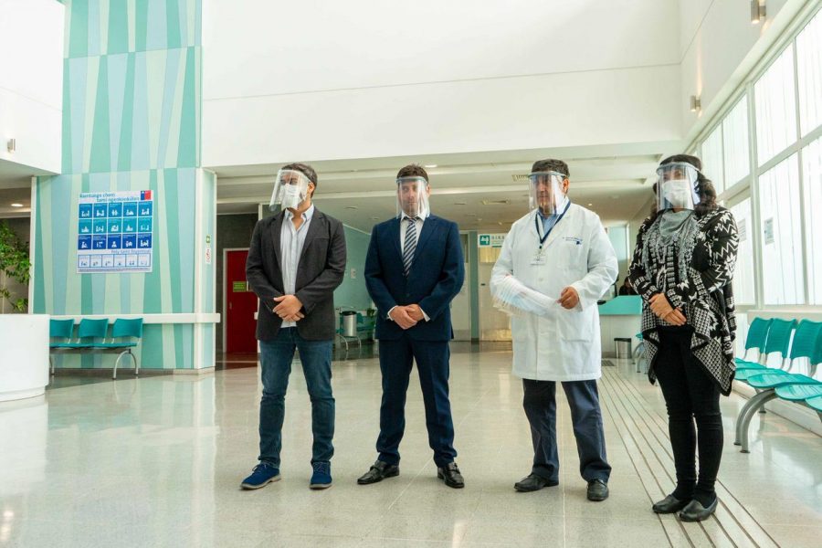 Entregan primeros protectores faciales tipo escudo al Hospital Regional de Talca