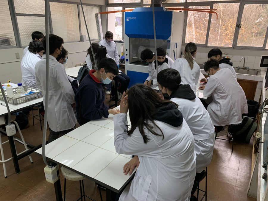 FACULTAD DE CIENCIAS BÁSICAS UCM RECIBIÓ LA VISITA DEL COLEGIO RAUQUÉN DE CURICÓ