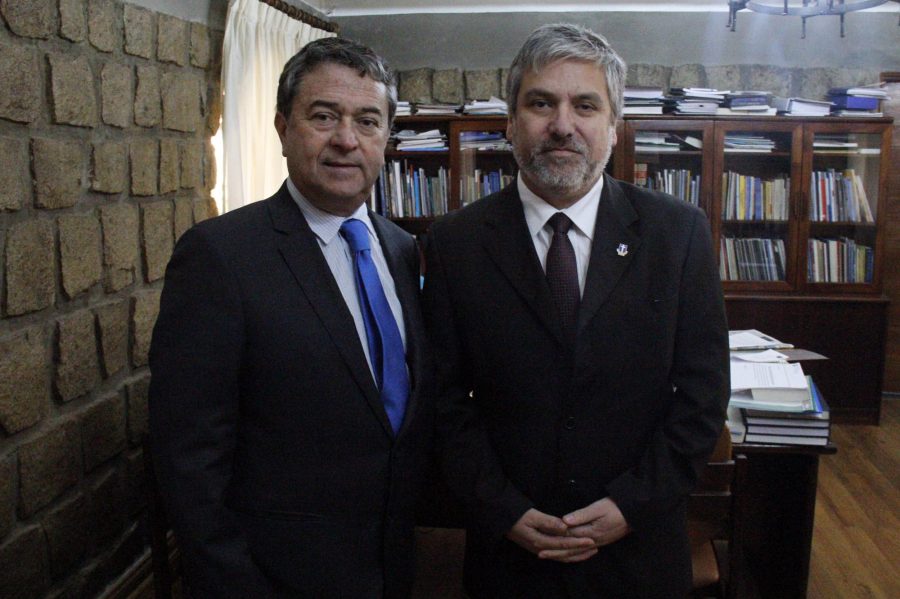 Rector se reúne con Senador Juan Antonio Coloma para avanzar en proyectos institucionales