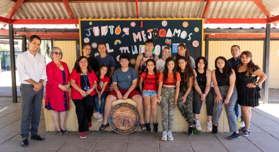 Niños y niñas de la Escuela Santa Elena pasaron sus vacaciones con estudiantes españoles