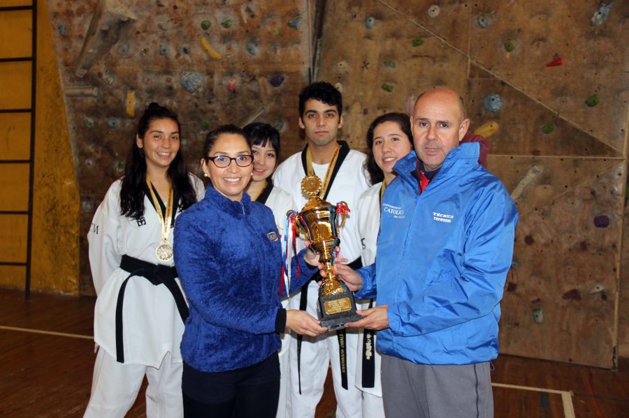 Selección de Taekwondo de la UCM destacó en importante torneo internacional