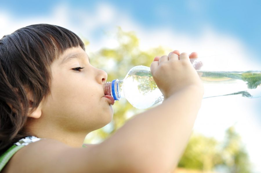¿Cómo prevenir la deshidratación en los niños?